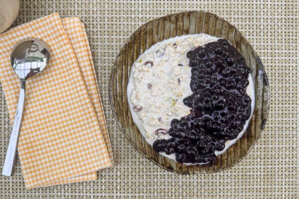 Bircher müssli z borovničevim kompotom1