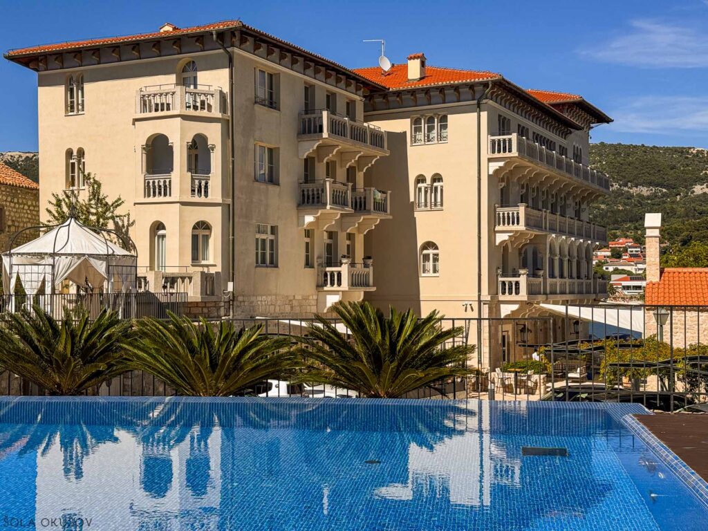 Arbiana hotel, Rab, zunaj