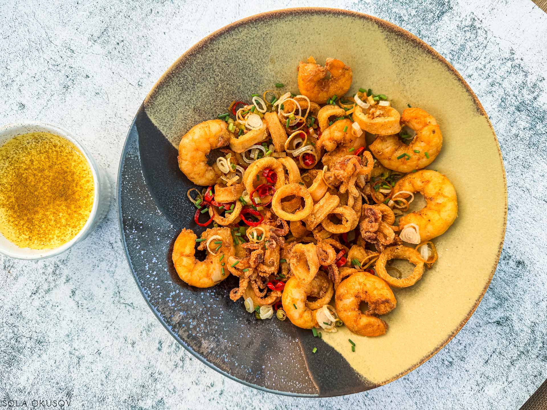 Fritto misto, lignji in kozice, aioli s slano limono18
