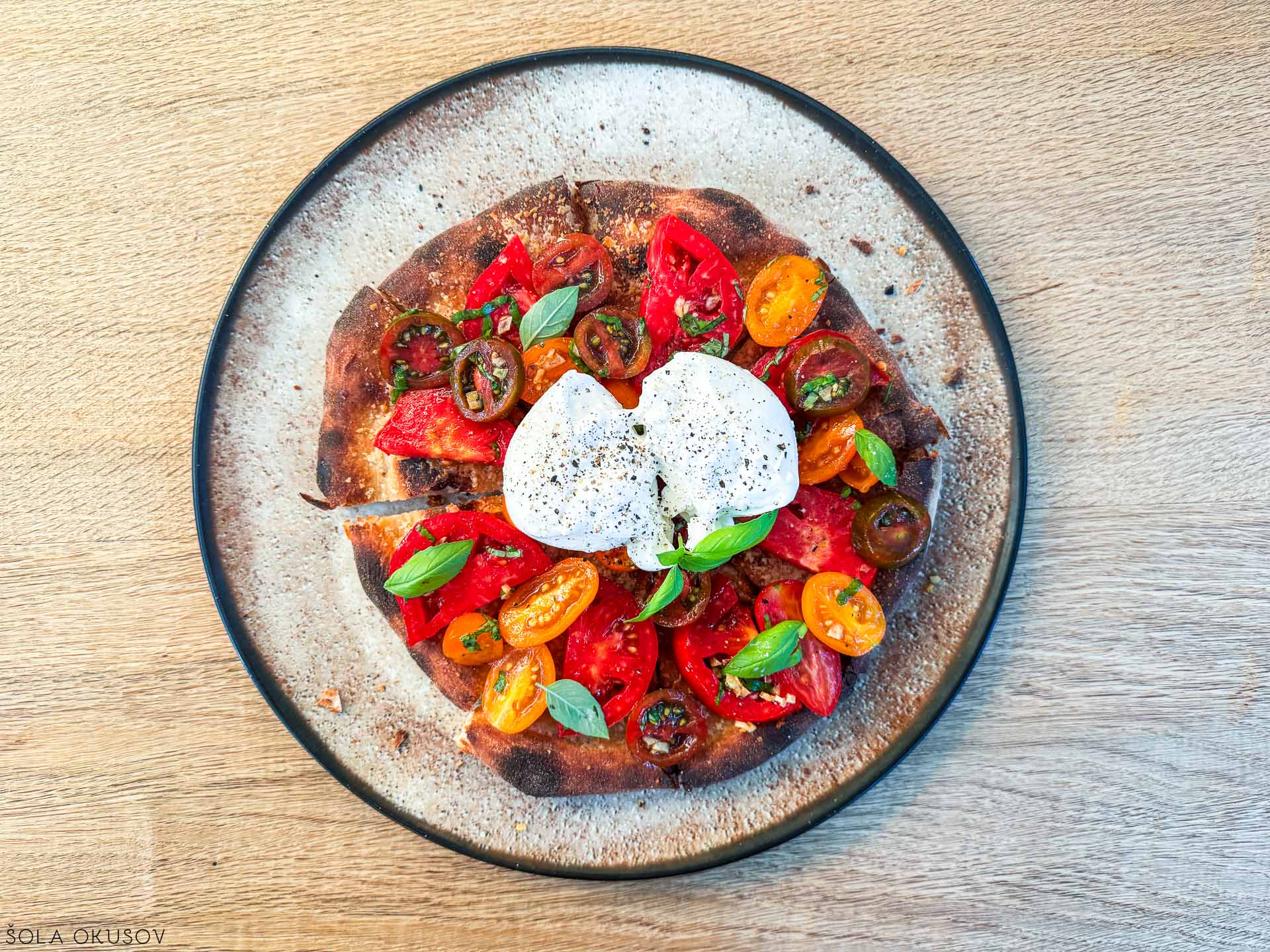 Pizza s paradižniki in burrato5